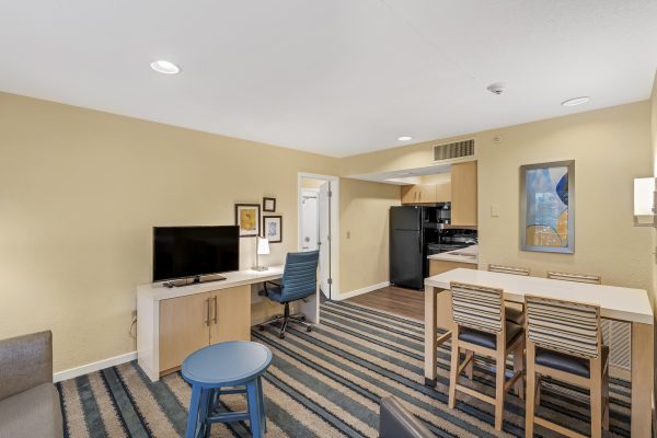 avia-residences-on-lincoln-malvern-pa-building-photo (2)