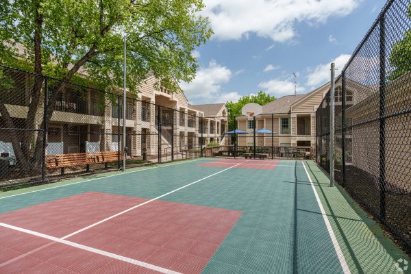 avia-residences-on-lincoln-malvern-pa-sport-court (1)